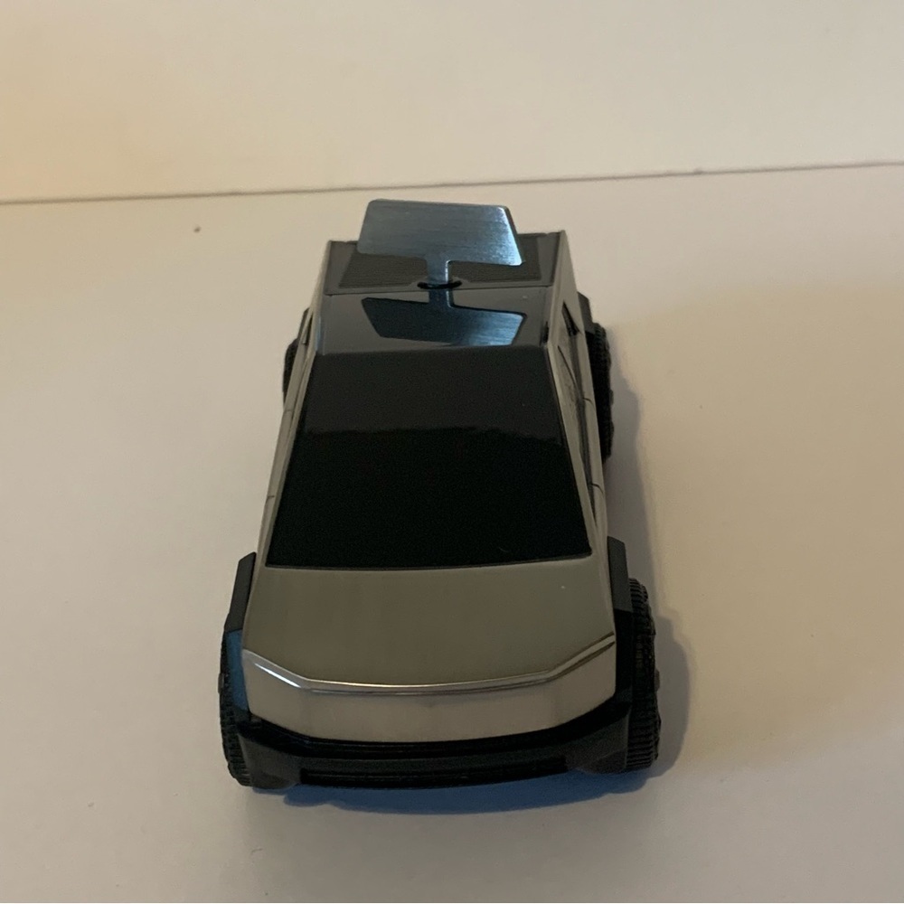 NIB. TESLA Cybertruck Wind-Up Racer - Picture 4 of 6